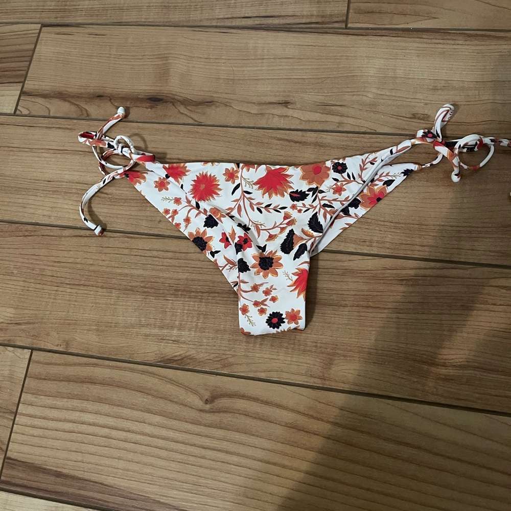Floral Woman’s Swim Bottoms